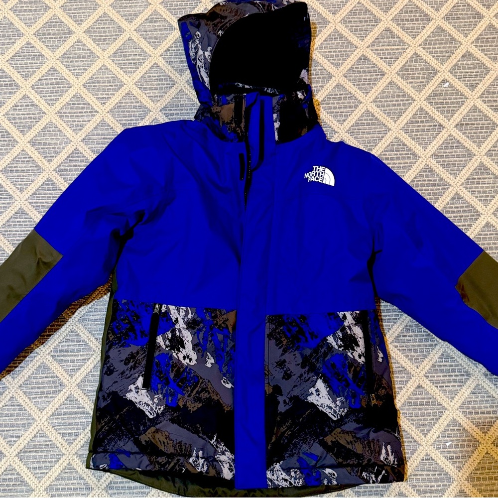 Boys NorthFace heavyweight jacket in excellent condition